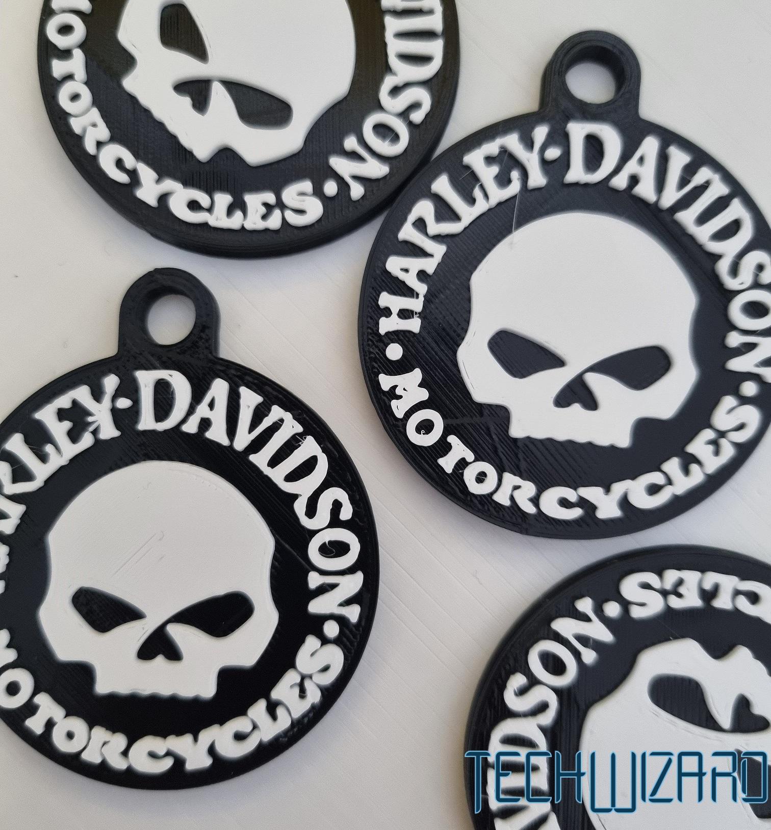 Harley Davidson Willie G. Skull kulcstartó felirattal